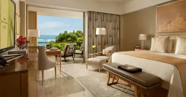 Signature Ocean Court